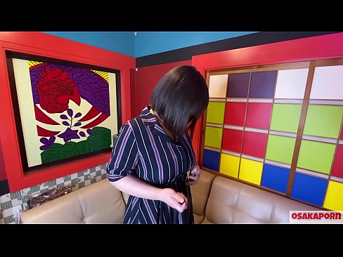 ❤️ Cutie Japanese pẹlu awọn omu nla ṣe baraenisere pẹlu awọn nkan isere ibalopọ ati pe o ni orgasm kan. O sọrọ ninu ifọrọwanilẹnuwo kan nipa iriri onibaje rẹ. Awọn ori omu nla ati obo ti o ni irun ti n kerora. Osaka onihoho Ohun onihoho ti ile ﹏