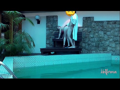 ❤️ Oga pe iranṣẹbinrin si awọn pool, sugbon ko le koju kan gbona Ohun onihoho ti ile ﹏